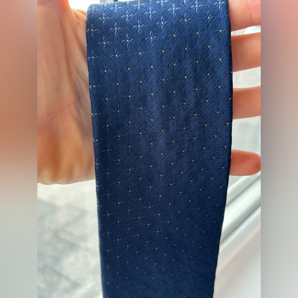 DKNY Men's Navy Blue Textured Tie